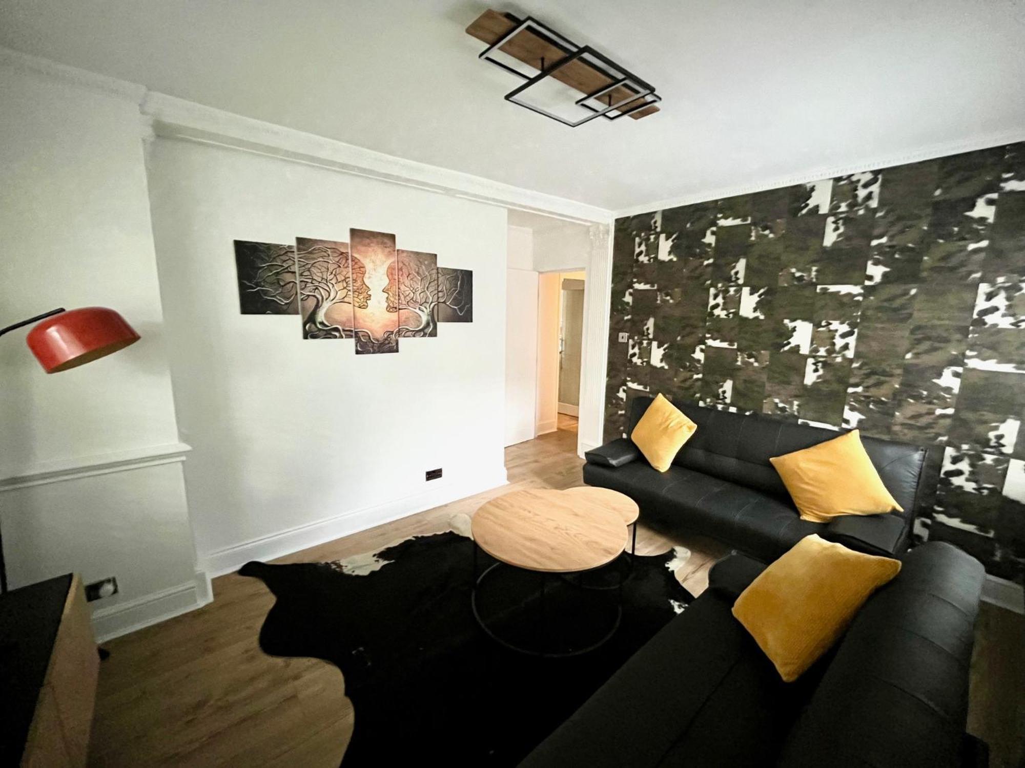 Newly Refurbished ,chic, Attractive 3 Bedroom Flat * London