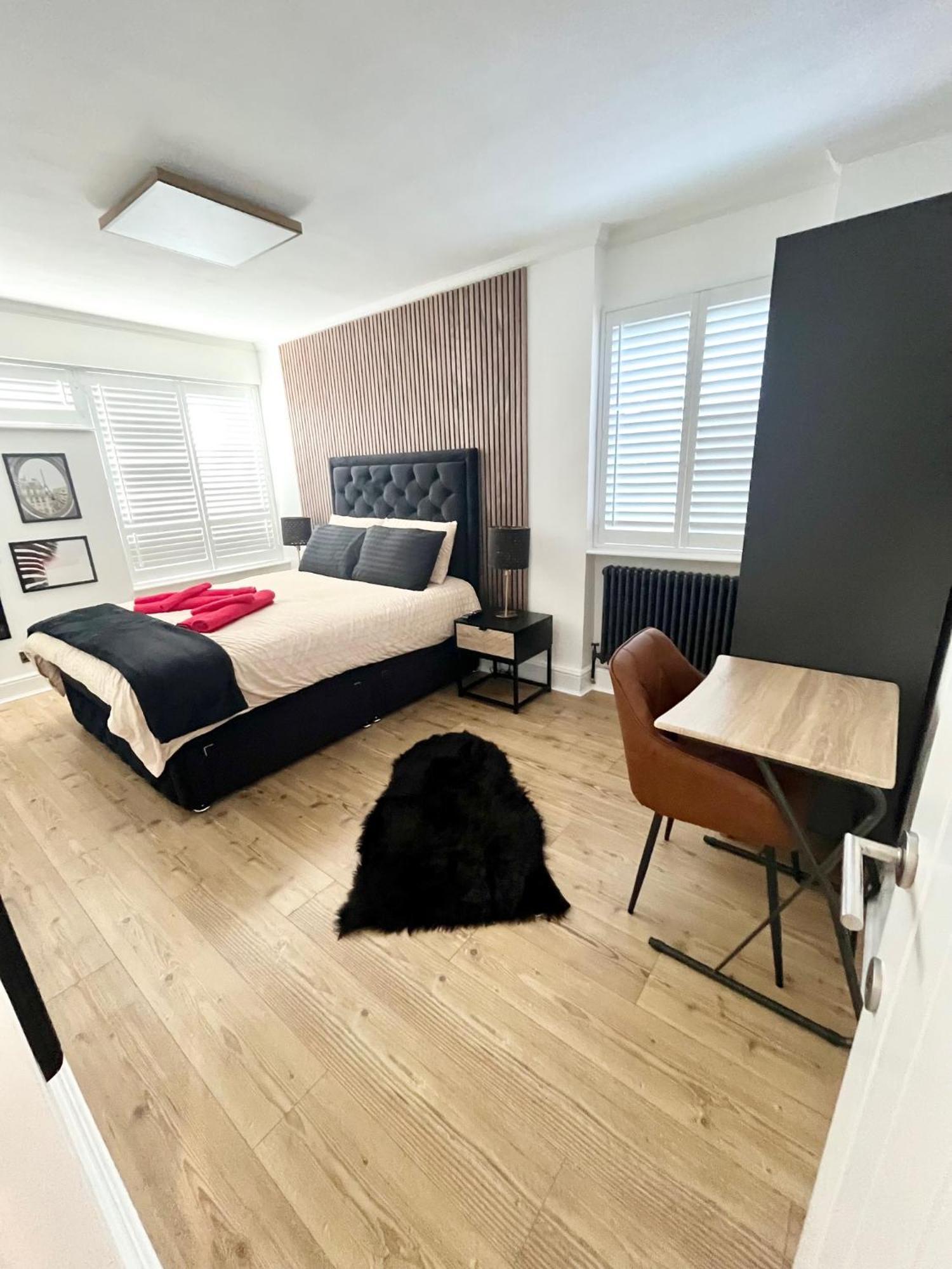 Newly Refurbished ,chic, Attractive 3 Bedroom Flat Apartment London