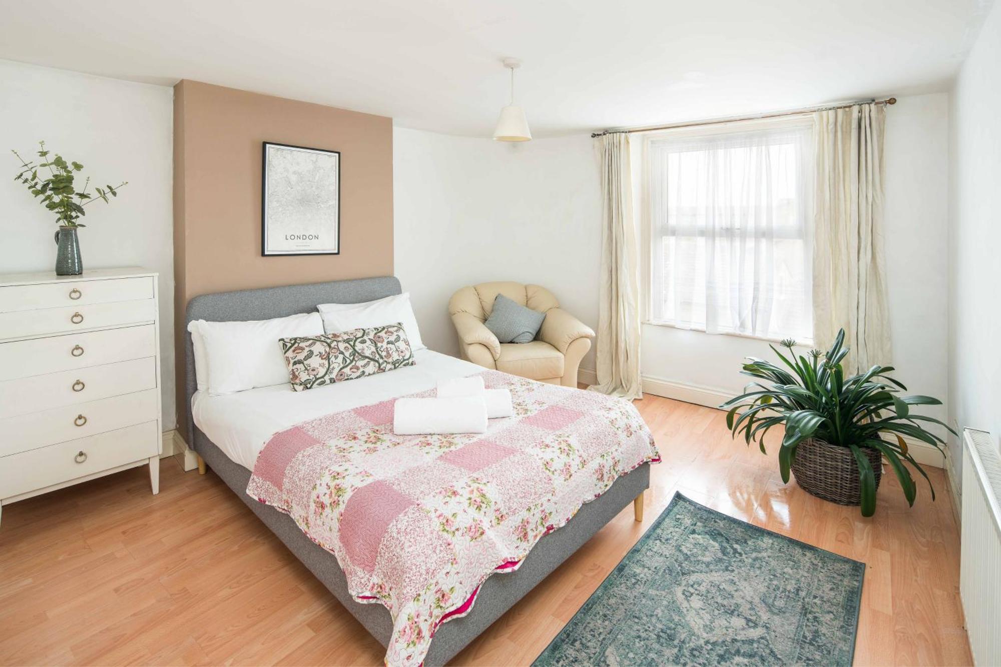 Apartment Stylish Penthouse For 6 In Woolwich! London