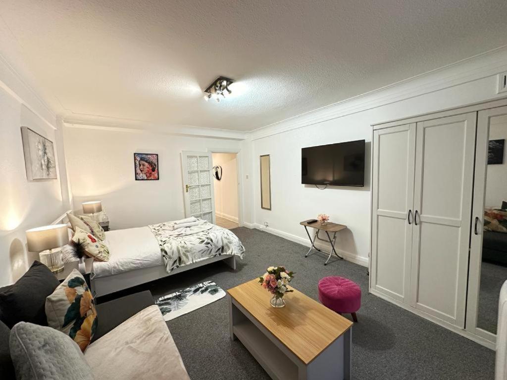 Oxford Beautiful Studio Apartment London