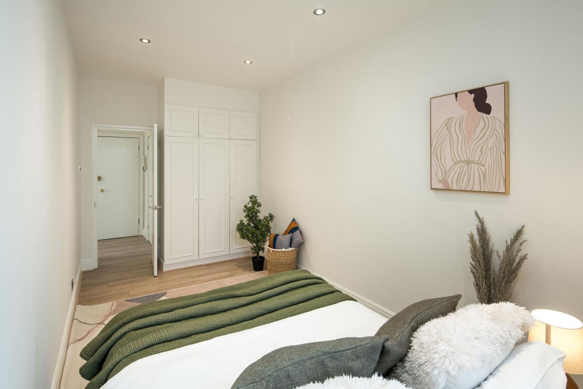Gloucester Rd-southkensington-hydepark-harrods-g13