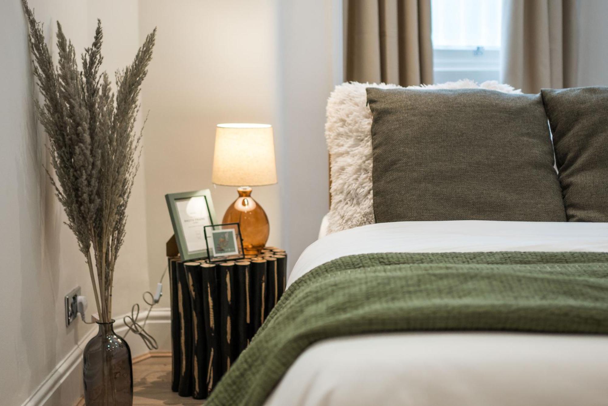 Gloucester Rd-southkensington-hydepark-harrods-g13 *