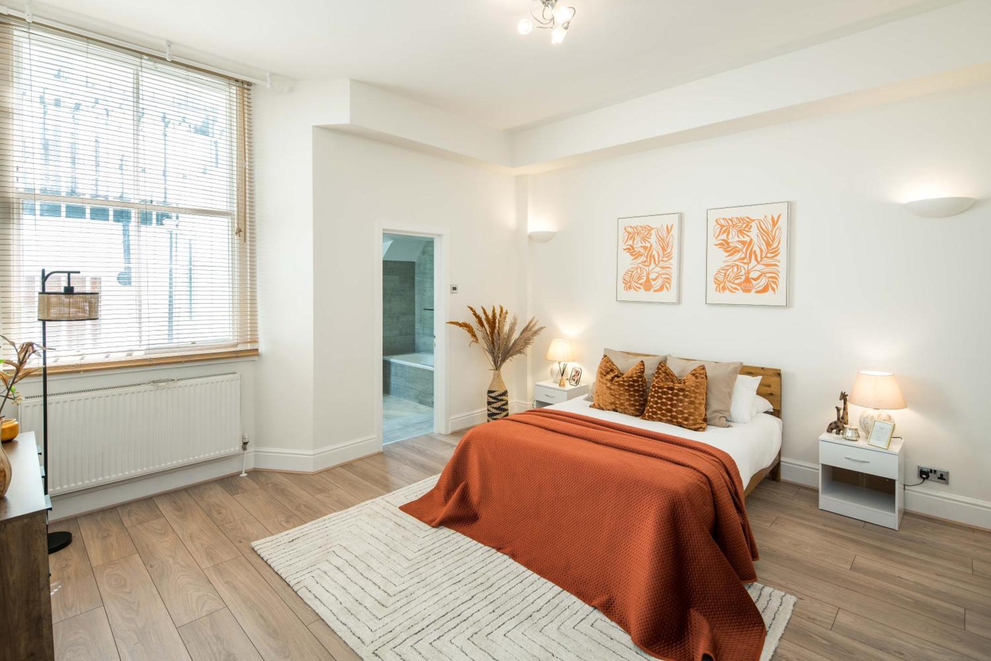Gloucester Rd-southkensington-hydepark-harrods-g13 * London