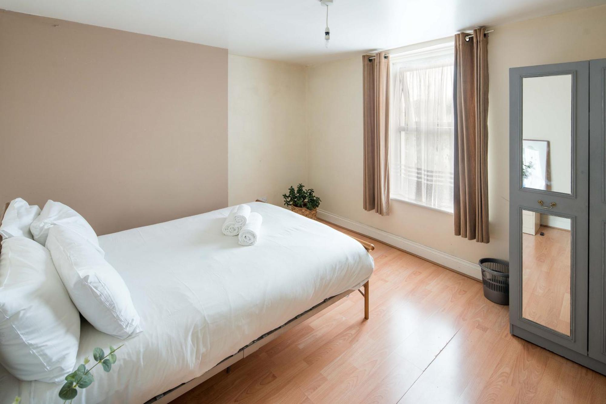 Apartment Stylish Penthouse For 6 In Woolwich!