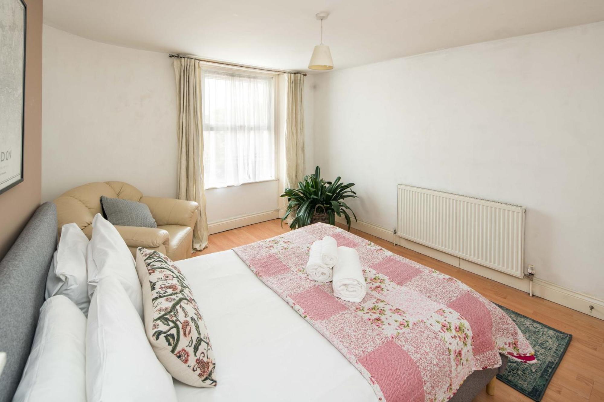 Apartment Stylish Penthouse For 6 In Woolwich! London