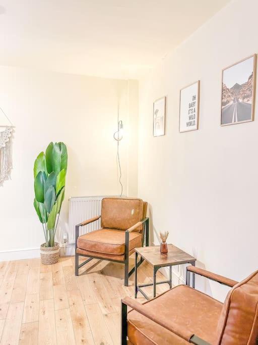 Oasis Split Level Flat In Zone 1 Apartment London