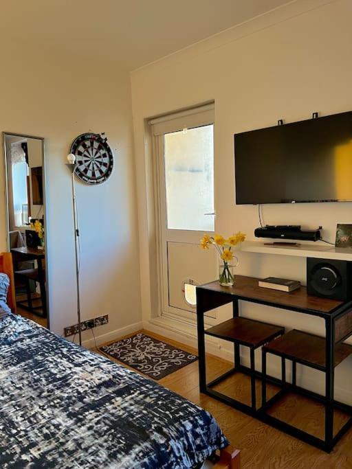 Happy Nw6 Place Apartment London