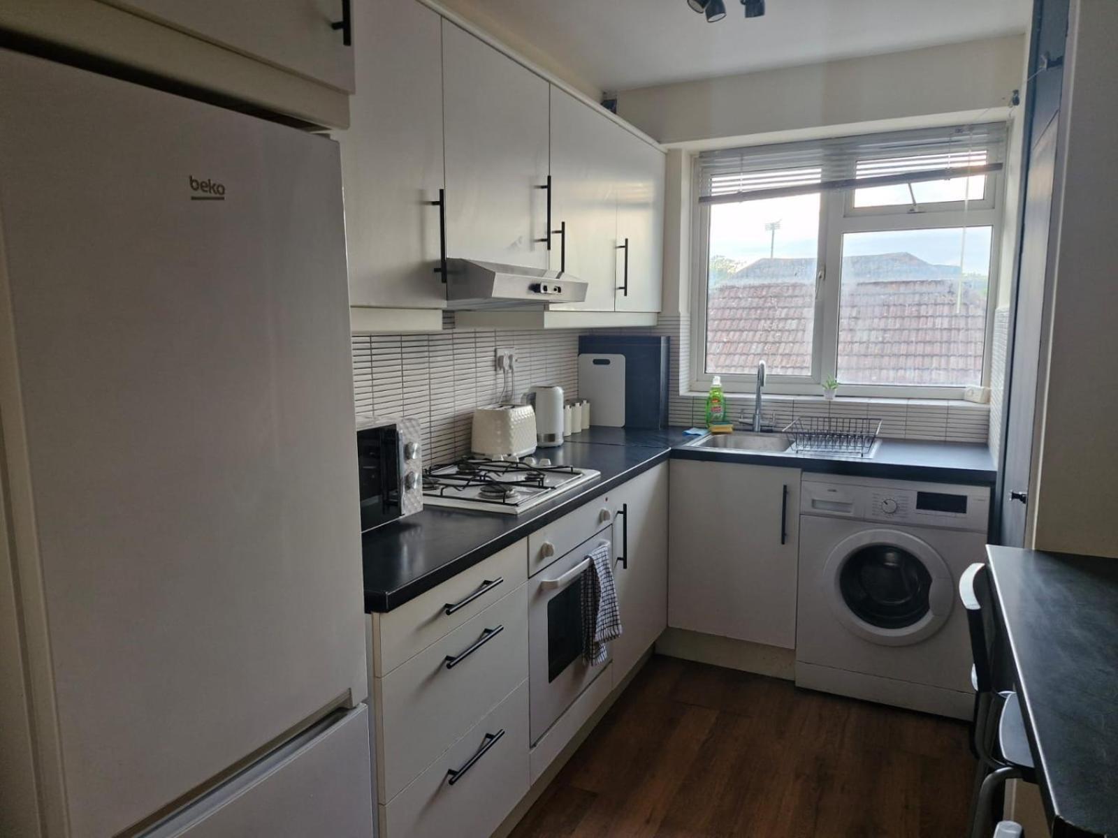 Appartement Elegant & Spacious 2-bedroom In Wimbledon