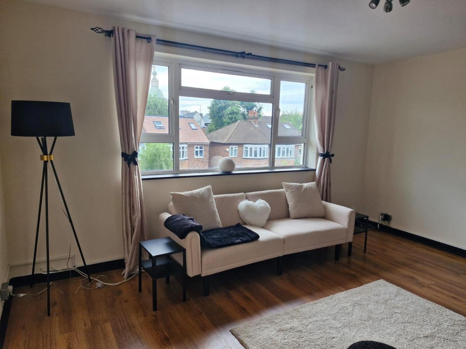 Appartement Elegant & Spacious 2-bedroom In Wimbledon *