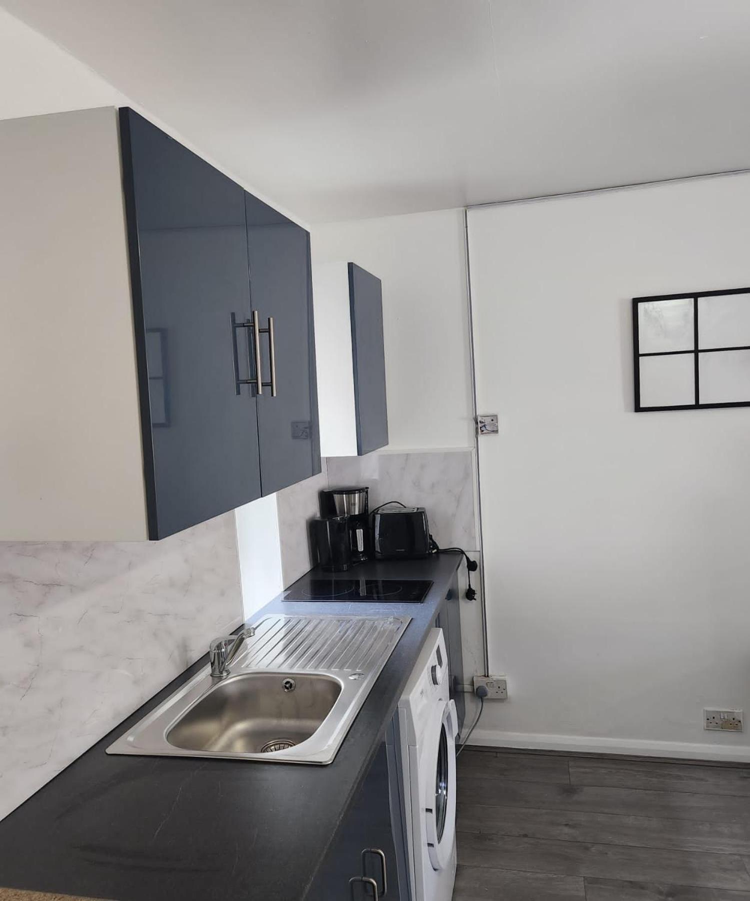 New Deluxe Apt-2 Apartment London