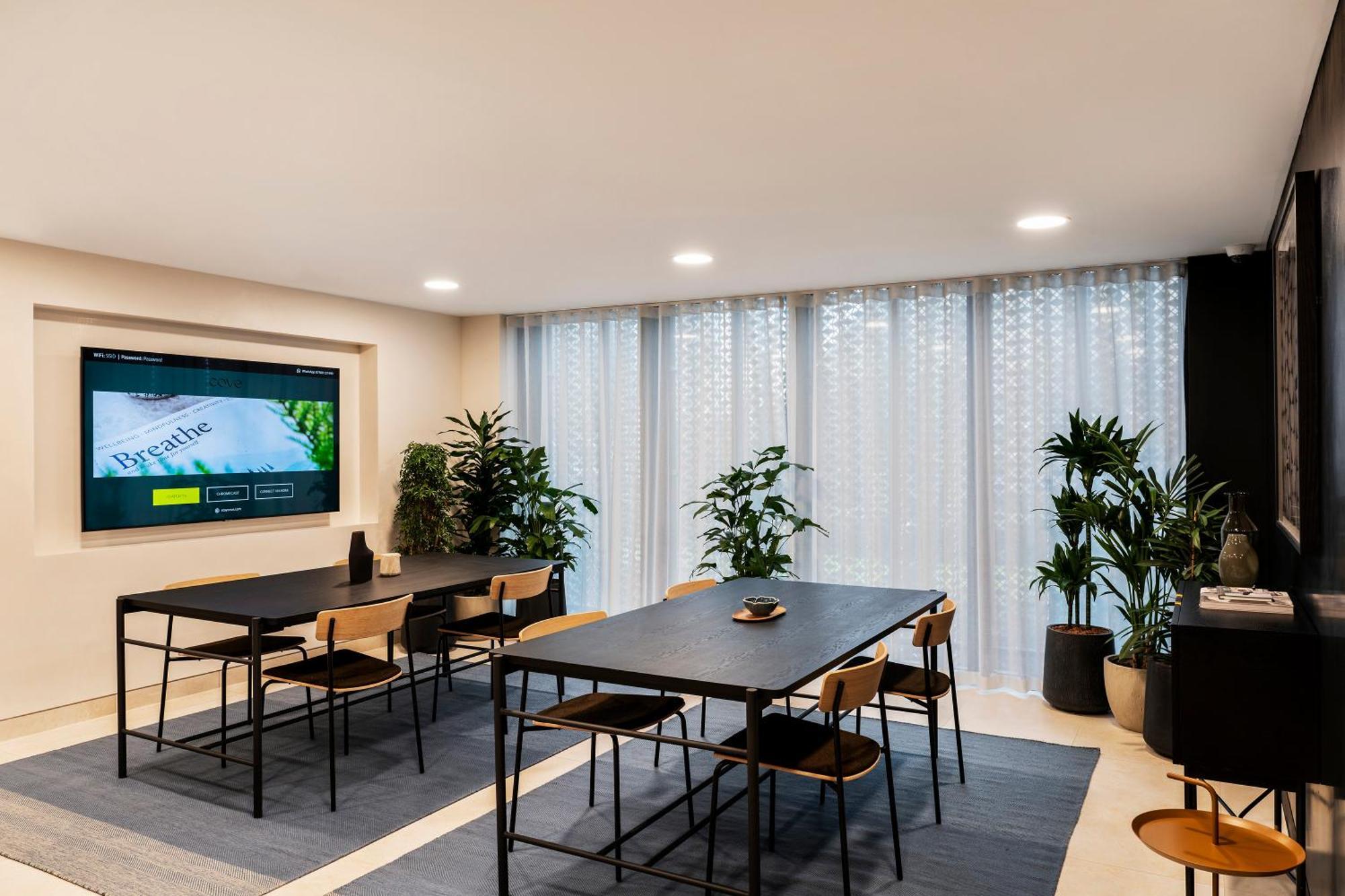 Cove Landmark Pinnacle Aparthotel Londen
