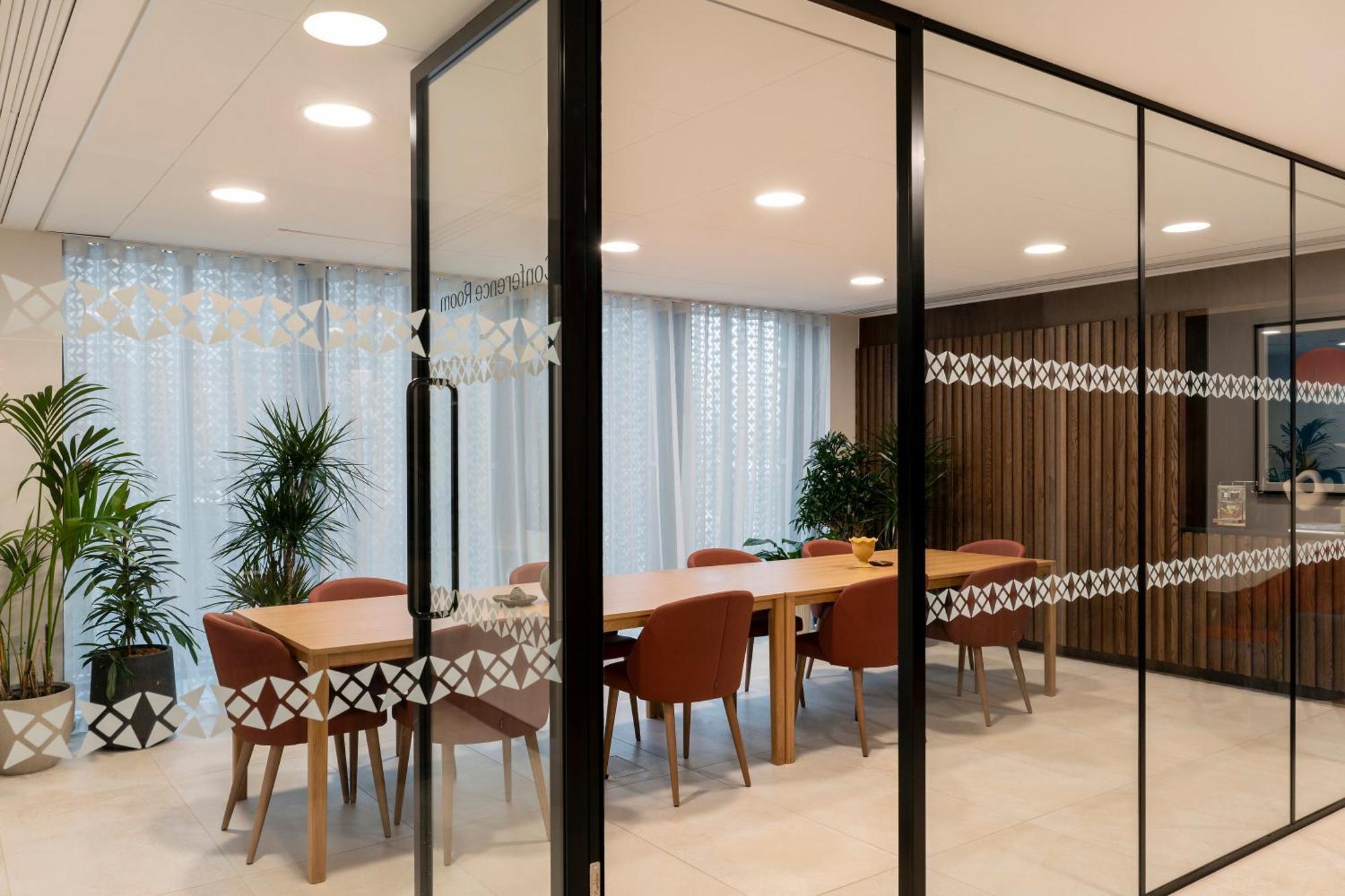 Cove Landmark Pinnacle Aparthotel 4*