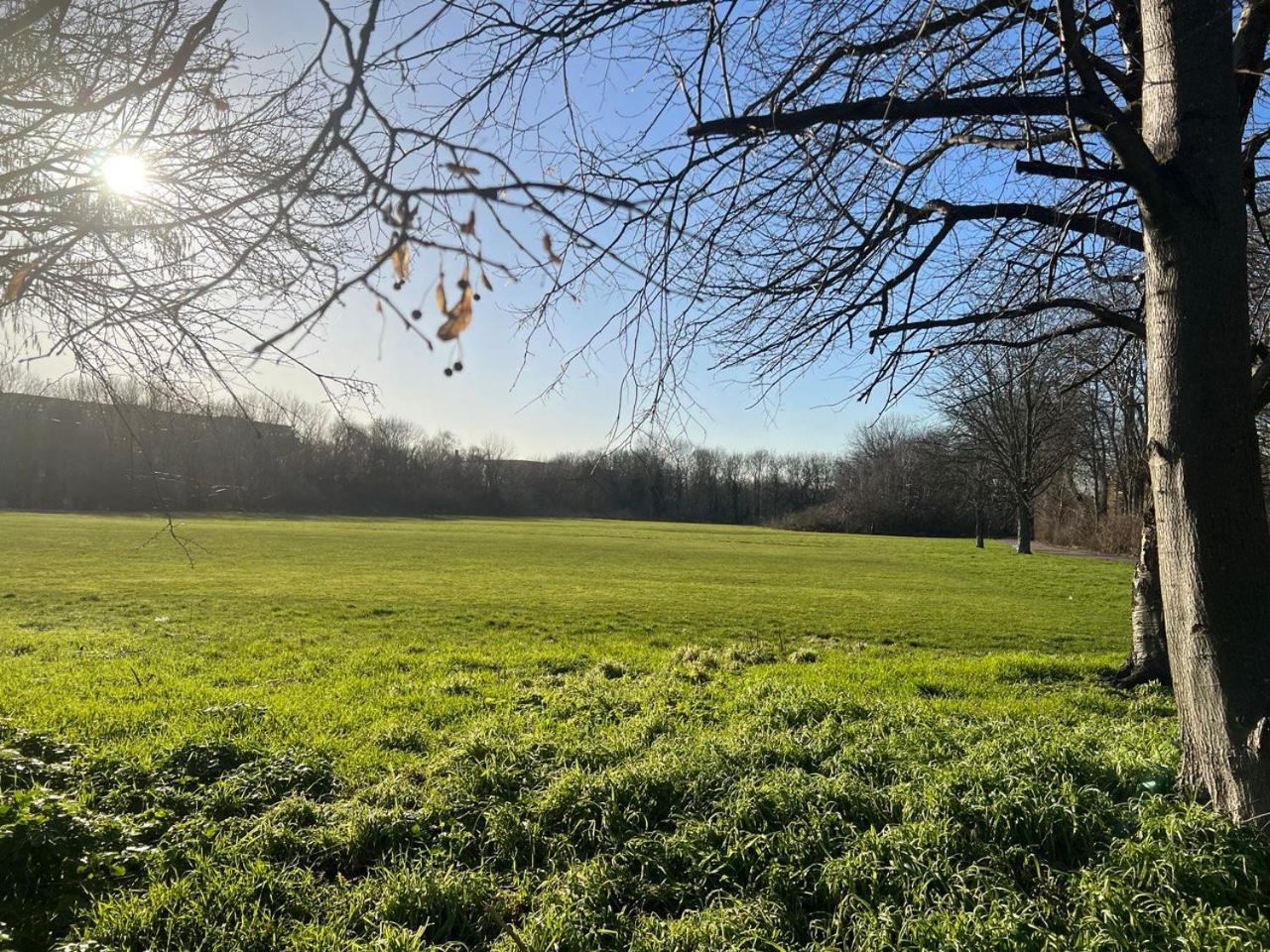 Apartment Lovely 2 Bedroom Flat With Free Parking, Great Transport Links To London, The Excel Centre, Canary Wharf And The O2! London