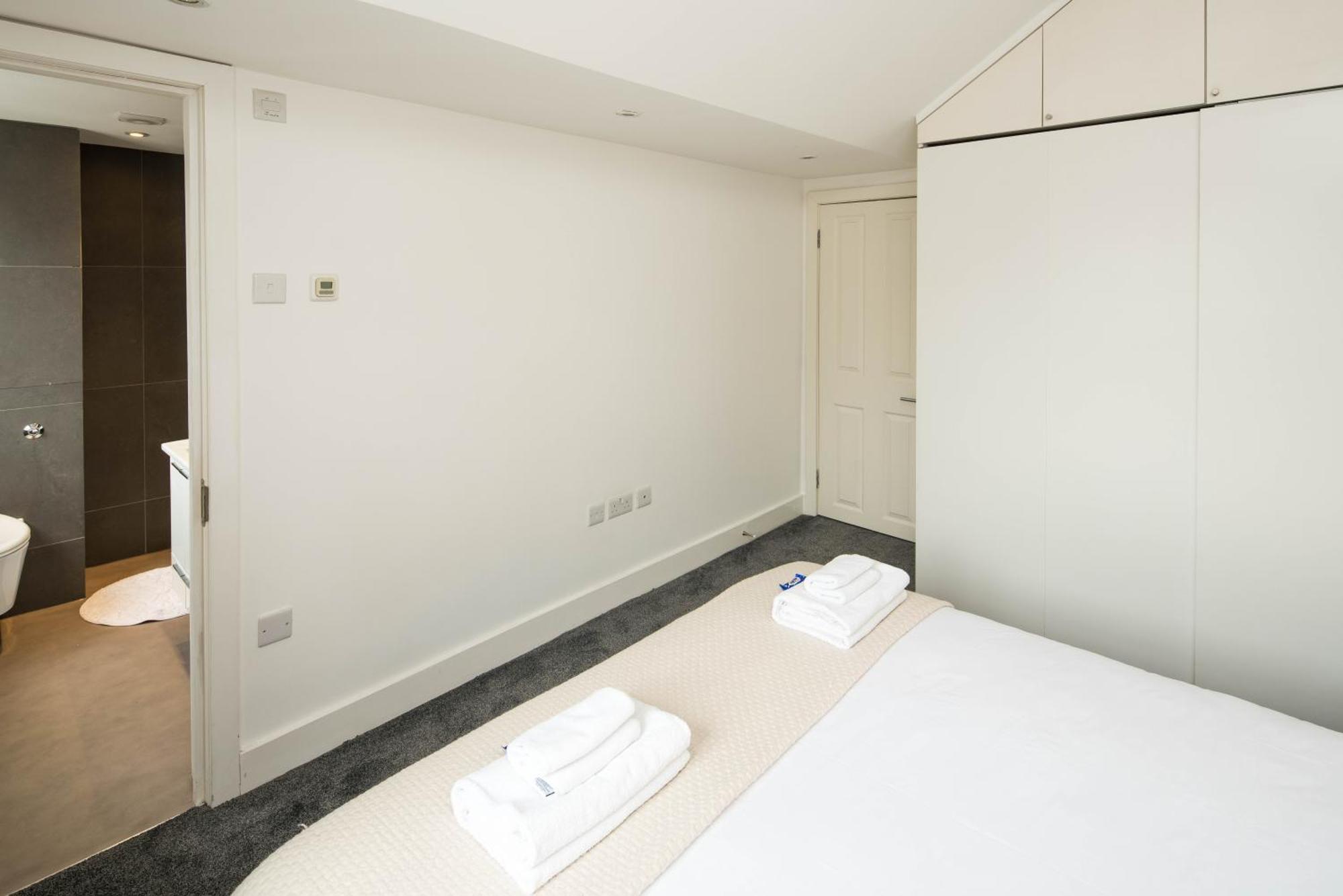 Elegant 3br, 2ba Flat In Marylebone - Ideal Location Near Station & Attractions *