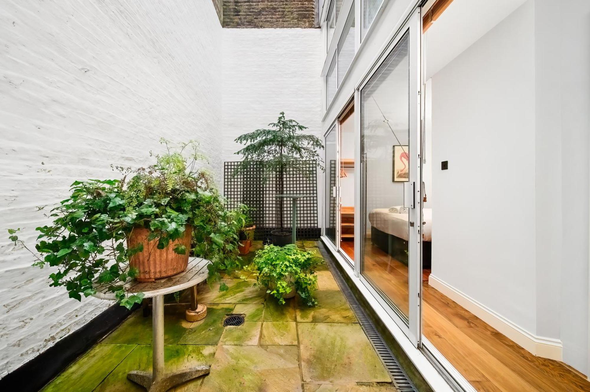 Hyde Park 2 Bedroom Apartment *