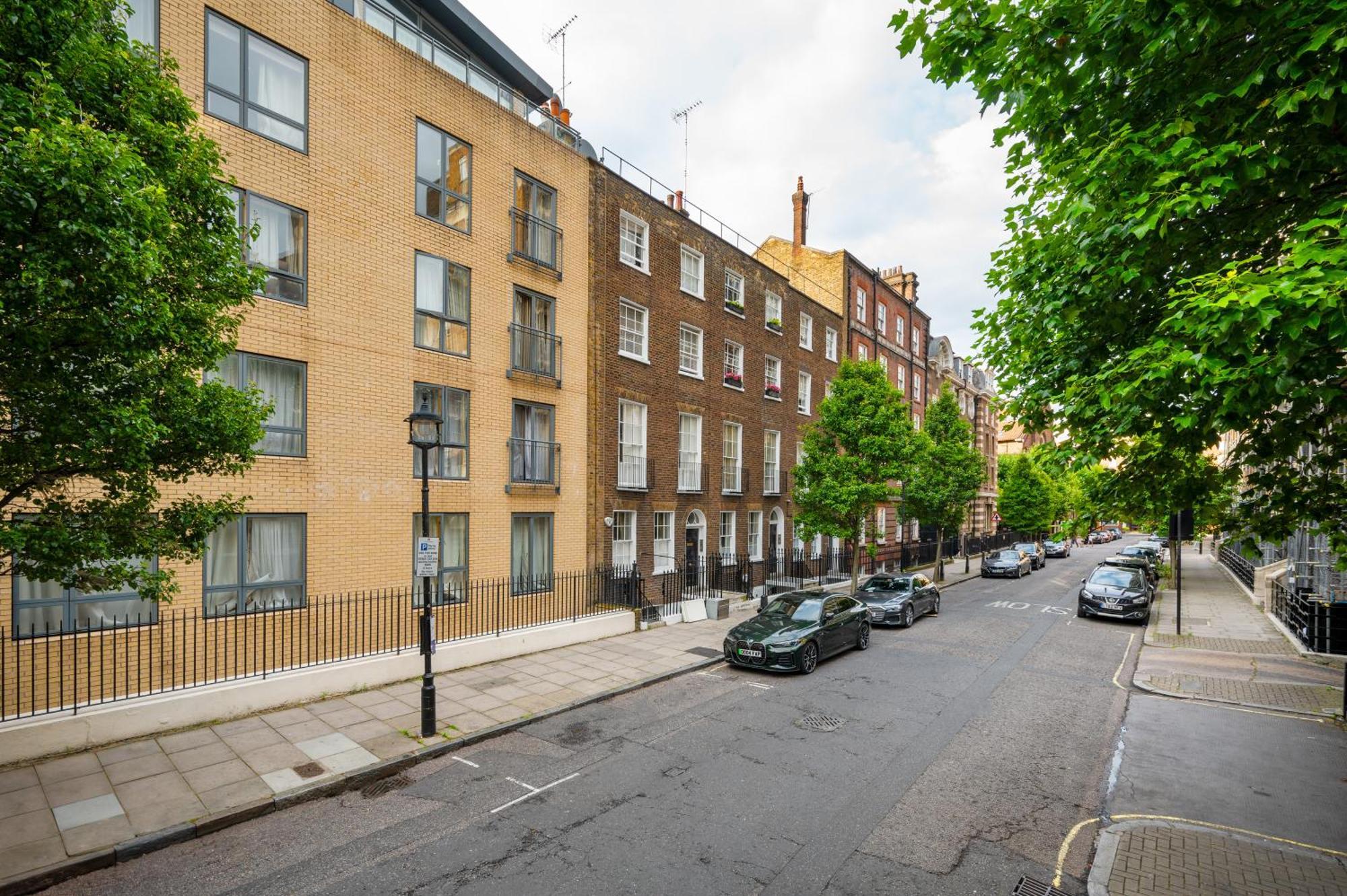 Hyde Park 2 Bedroom Apartment London