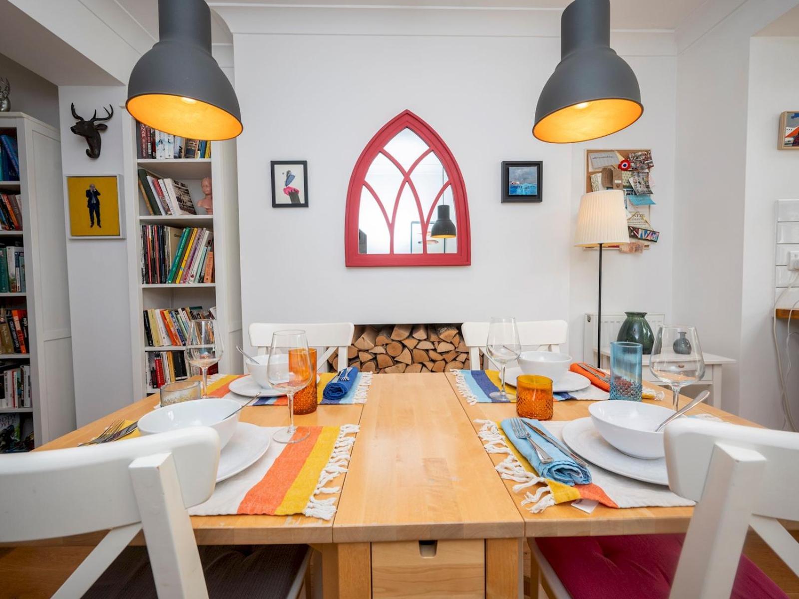 Vakantiehuis Pass The Keys Stylishly Designed Townhouse - Garden Oasis *