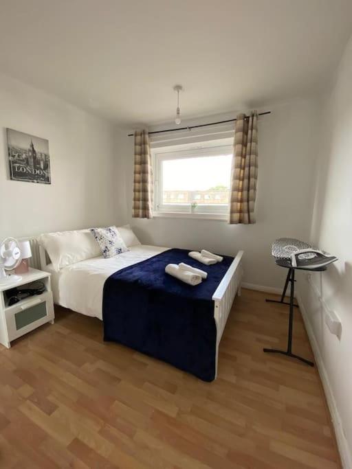 Comfy Entire Flat With View Balcony In Regents Park, Camden, * Londres