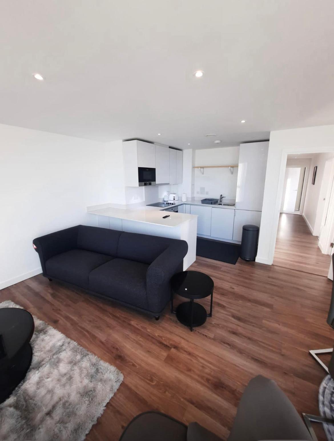 Spacious 3 Bed With Stunning Views Apartment