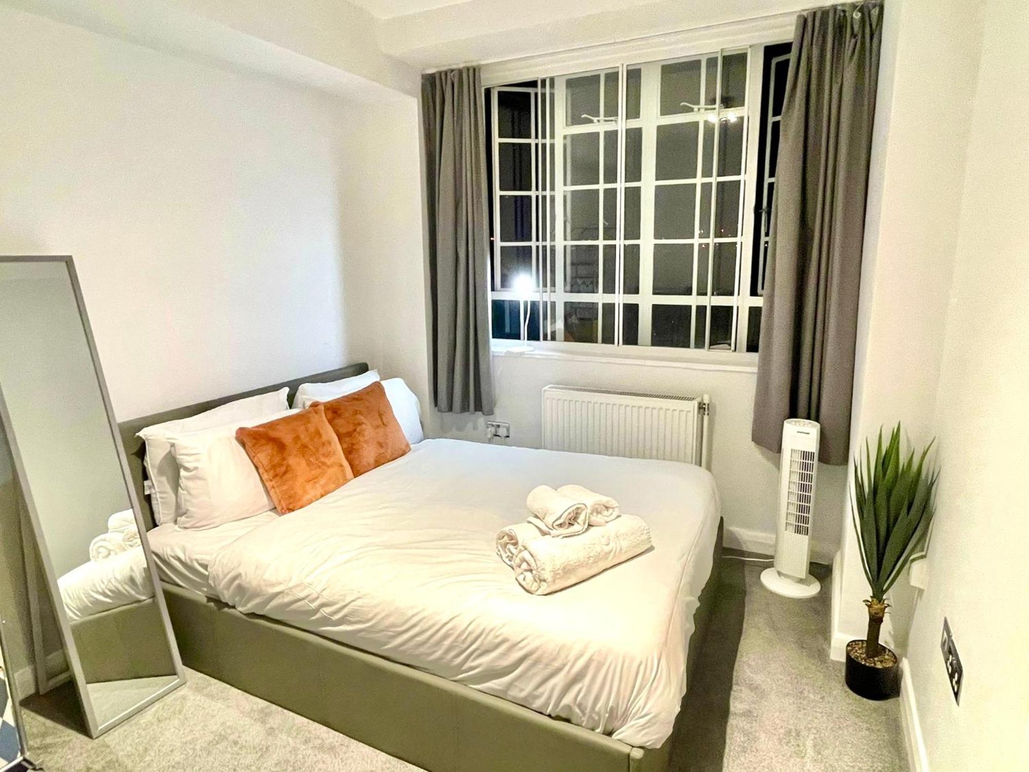 Modern Studio, Prime Location, Stunning View