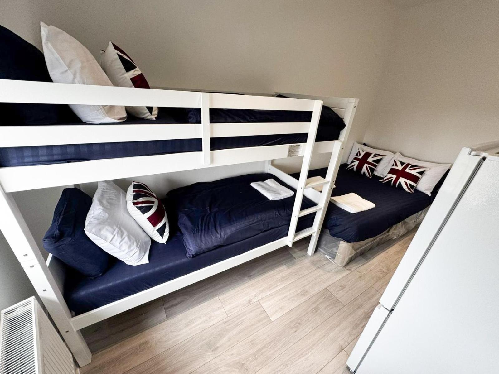 149 Budget * London