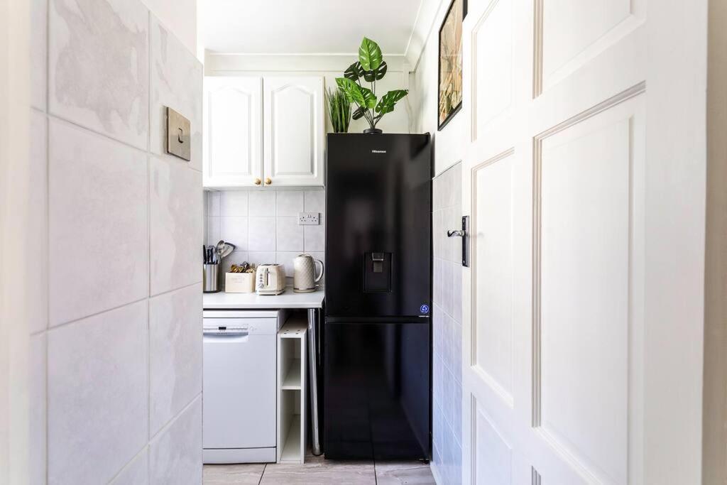 Kensington Balcony For 6 *