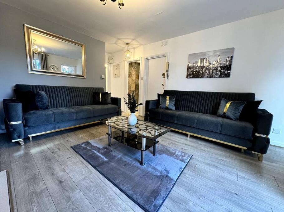 Apartamento Newly Renovated Kensington 2 Bedroom With Balcony Near Harrods Sleeps 6, 2 Min Walk From Station Londres