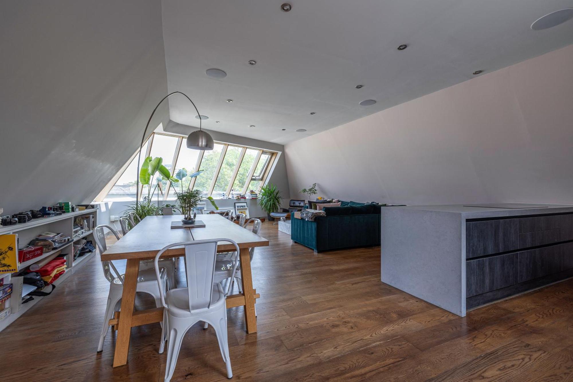 Penthouse Of Old Piano Factory In Kentish Town - * Londen