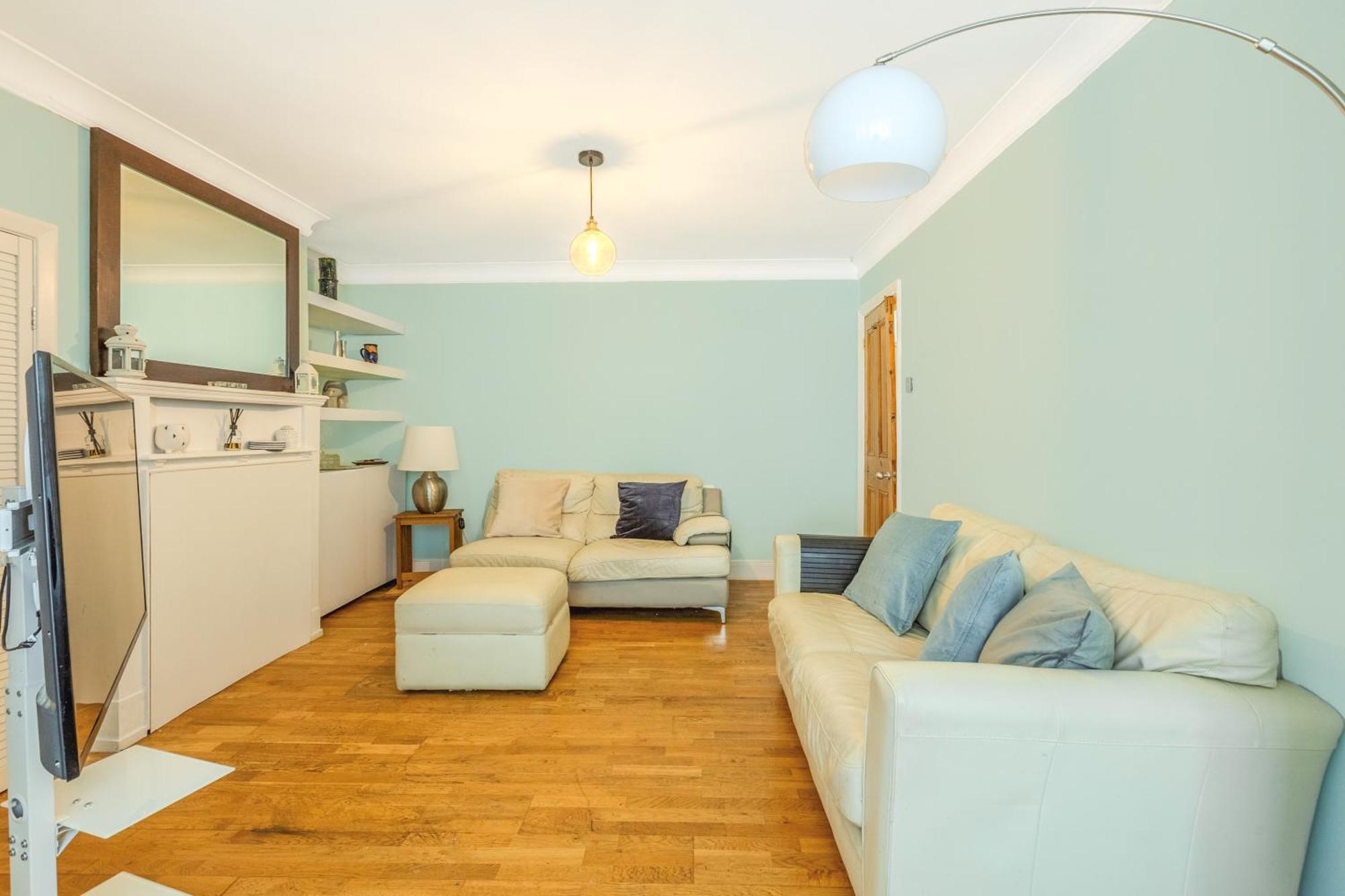 Holiday home Peaceful 1br Flat, 3min Tube, Nw, Close To Wembley London