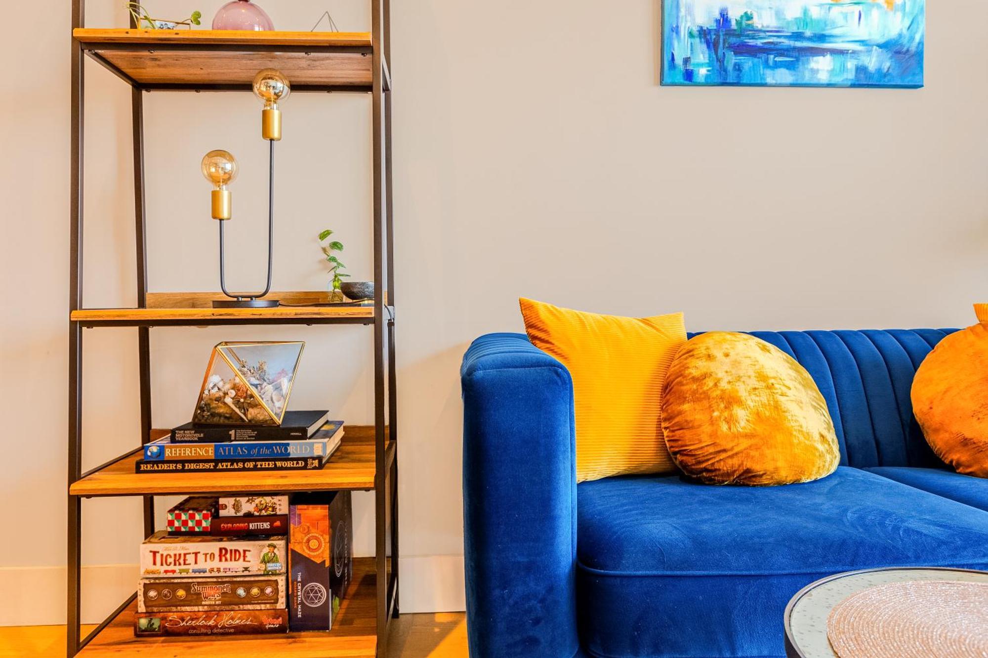 Appartement Elegant 1br Apartment, 5 Min Limehouse Dlr Station Londen