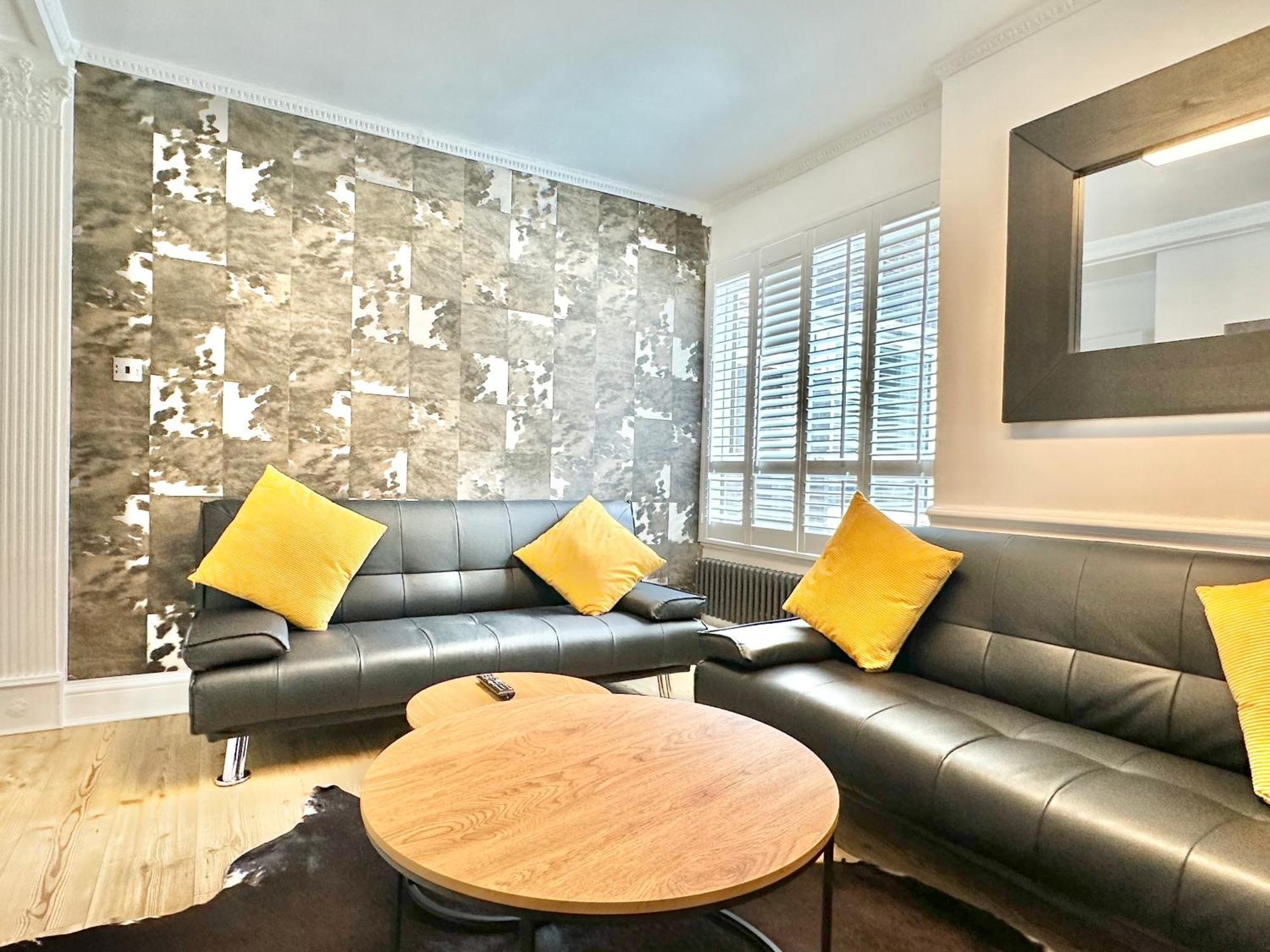 Apartment Newly Refurbished 3 Bed Flat Free Parking