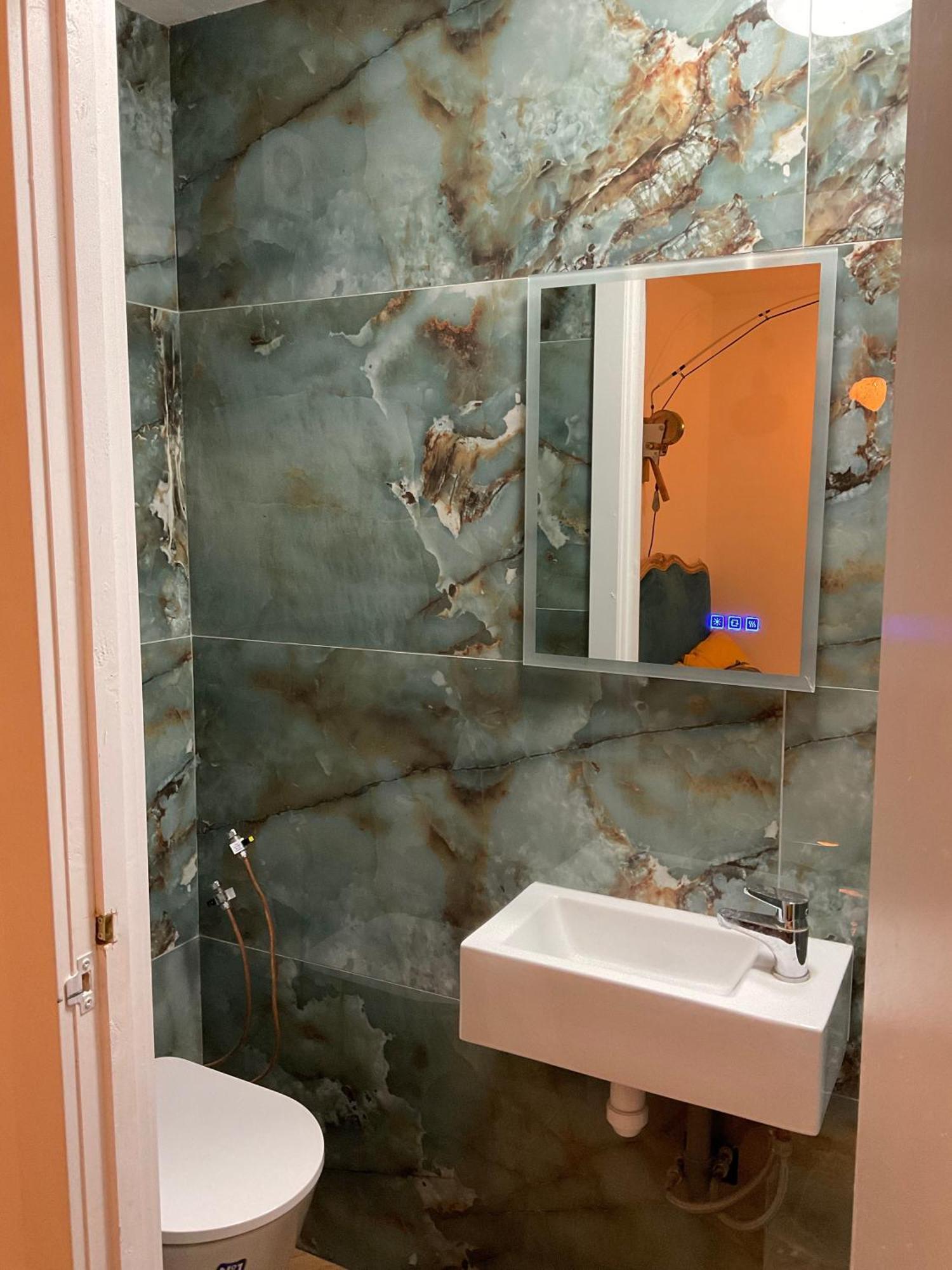 Apartment Studio6 Charming With Modern Amenities In *