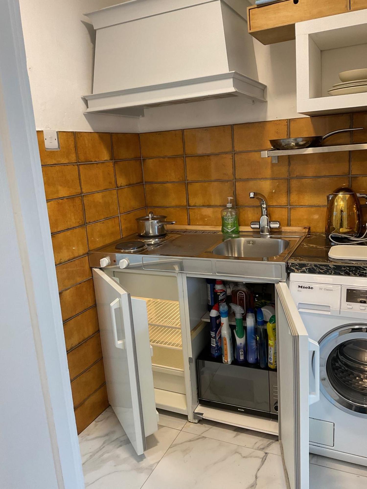 Studio6 Charming With Modern Amenities In Apartment *