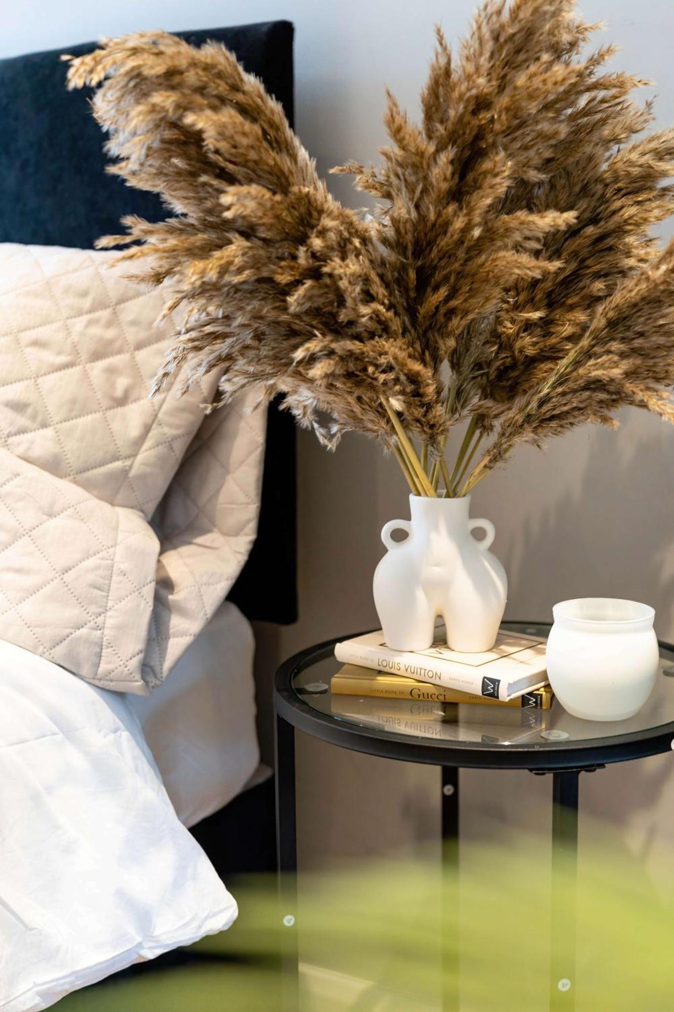 Camden Coach House By Livestay Short Lets & Serviced With Terrace Retreat & Parking Vakantiehuis Londen