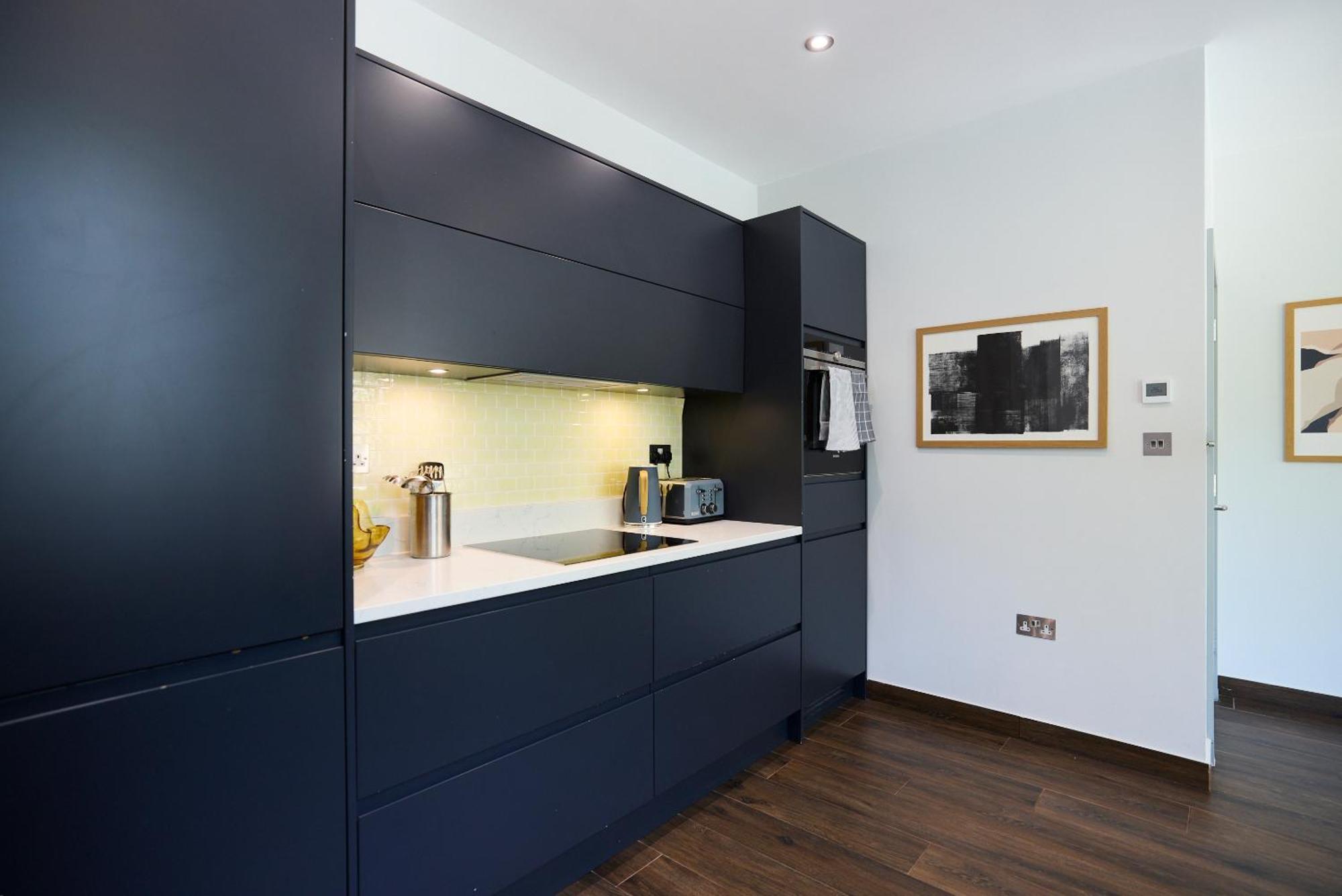 The Putney Hideaway - Modern And Elegant 3bdr Flat With Patio