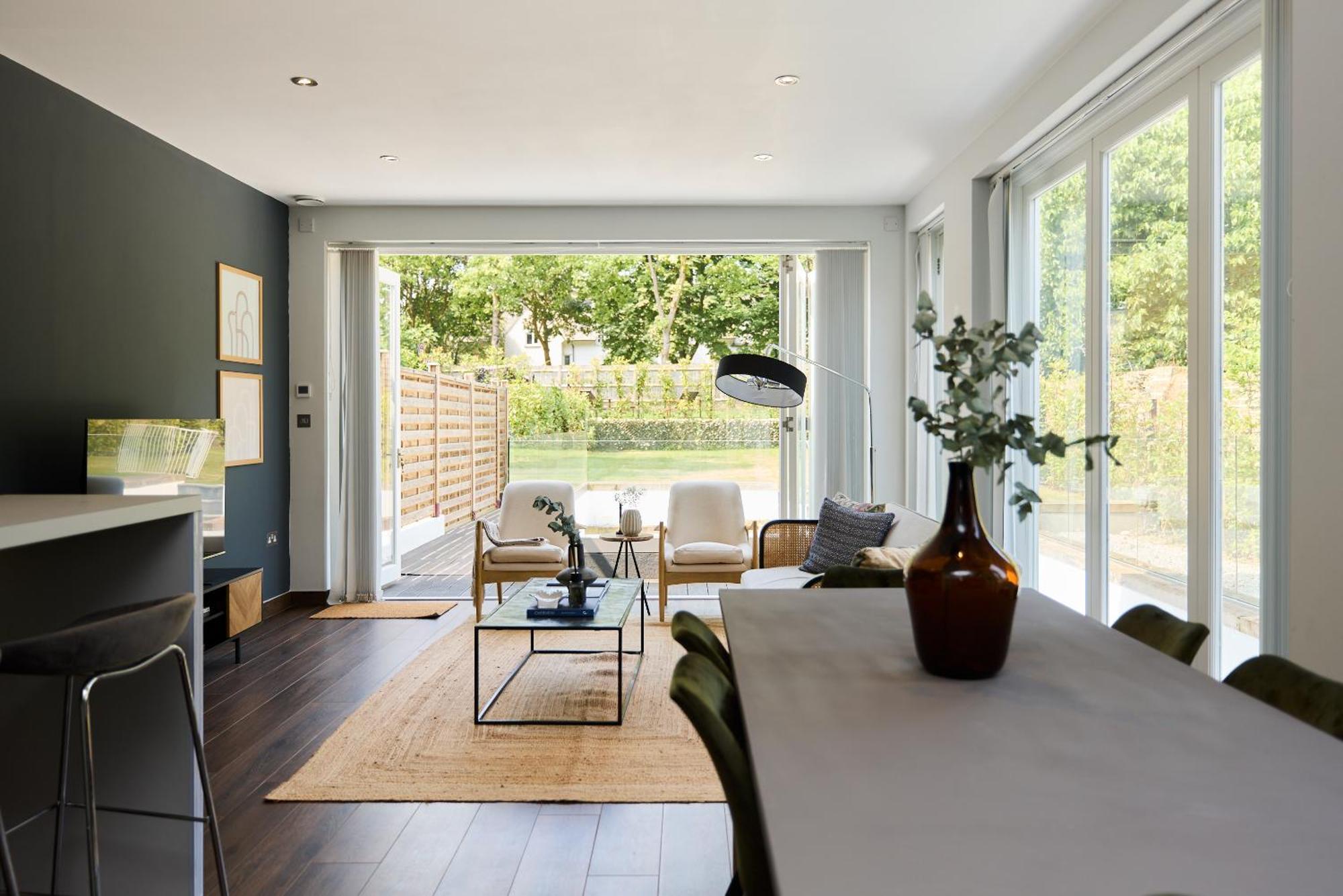 The Putney Hideaway - Modern And Elegant 3bdr Flat With Patio London