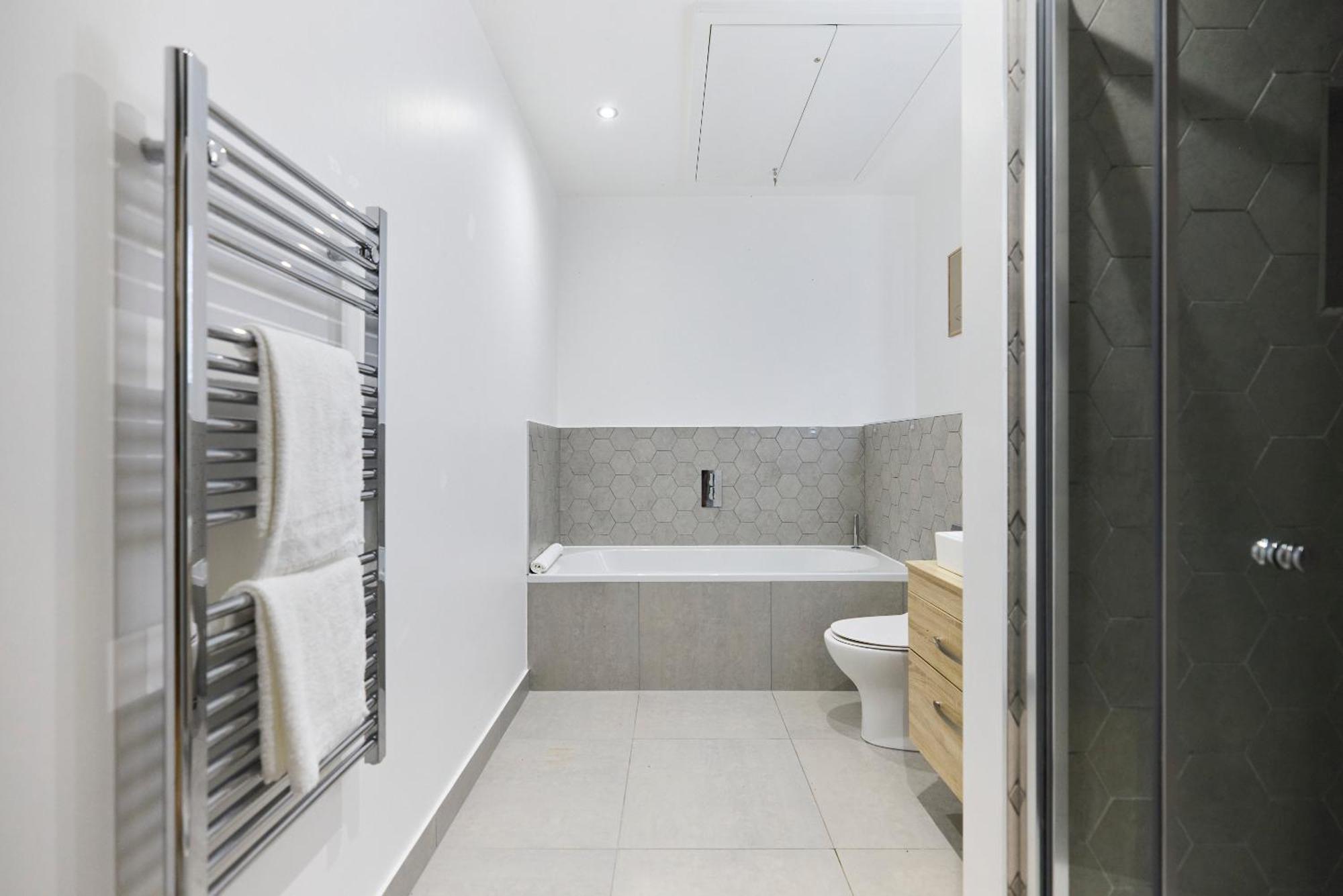 Apartment The Putney Hideaway - Modern And Elegant 3bdr Flat With Patio *
