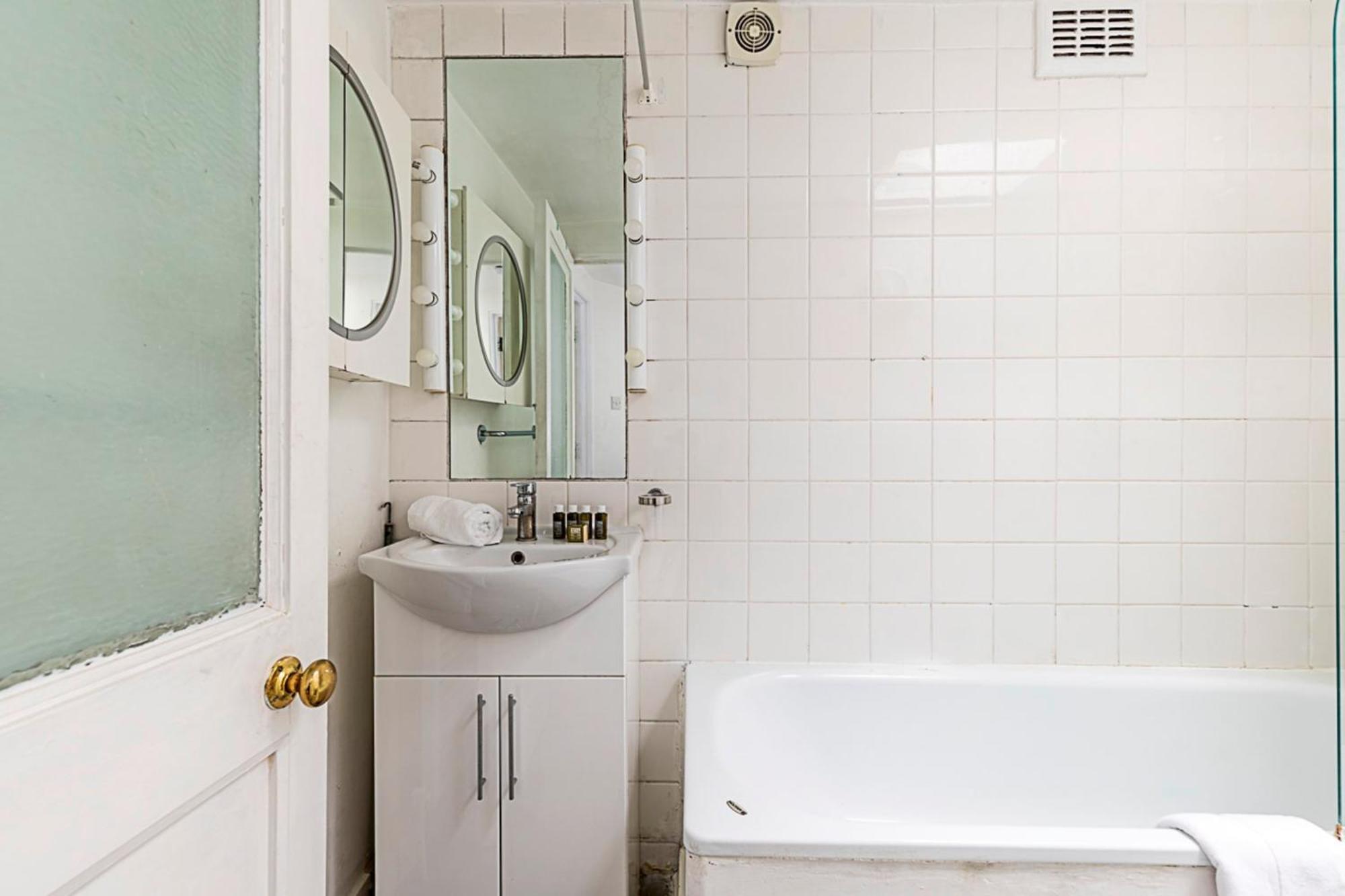 Apartment Kensal Green's Cosy Three Bedroom Retreat London