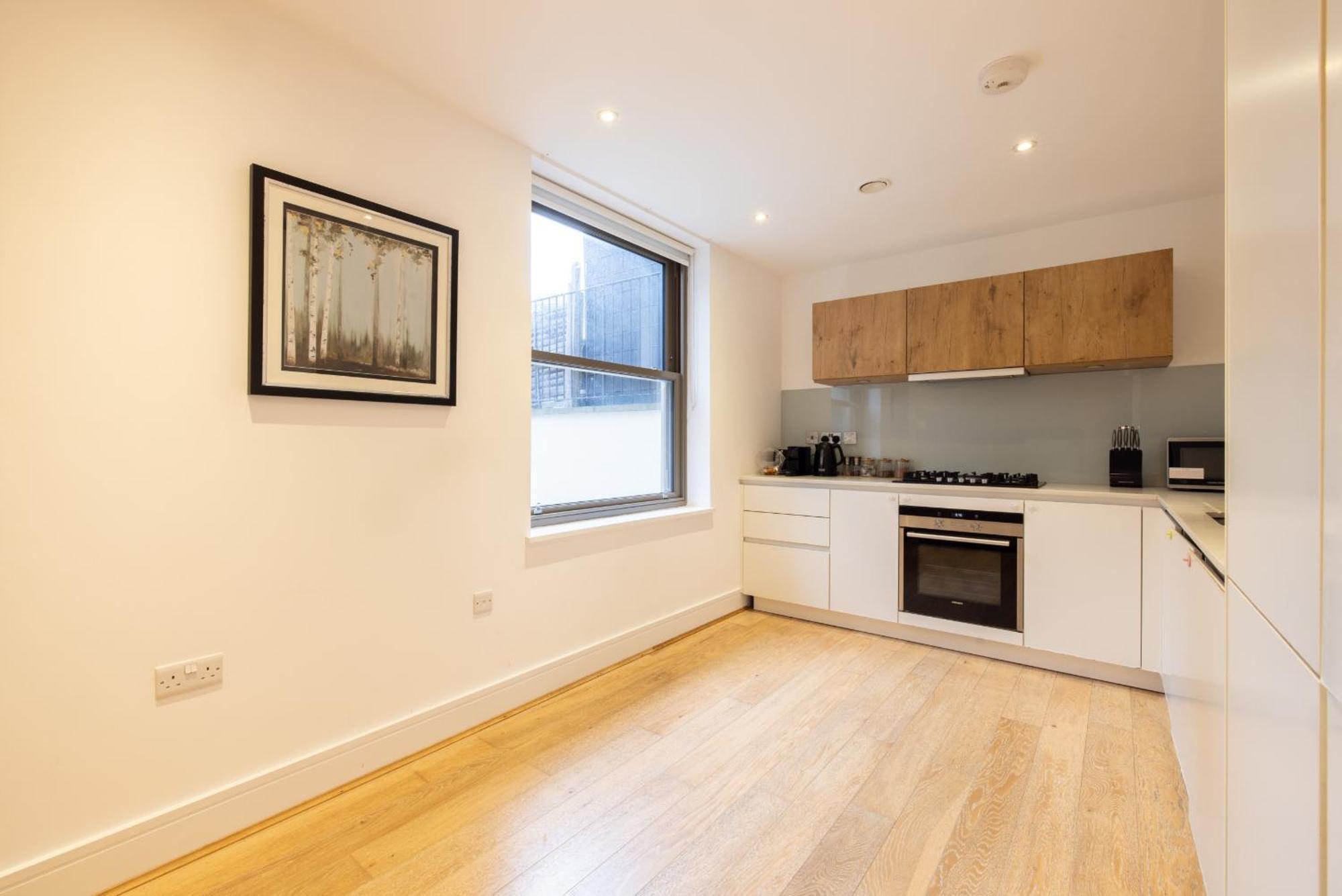 Apartment Modern, Spacious With Patio