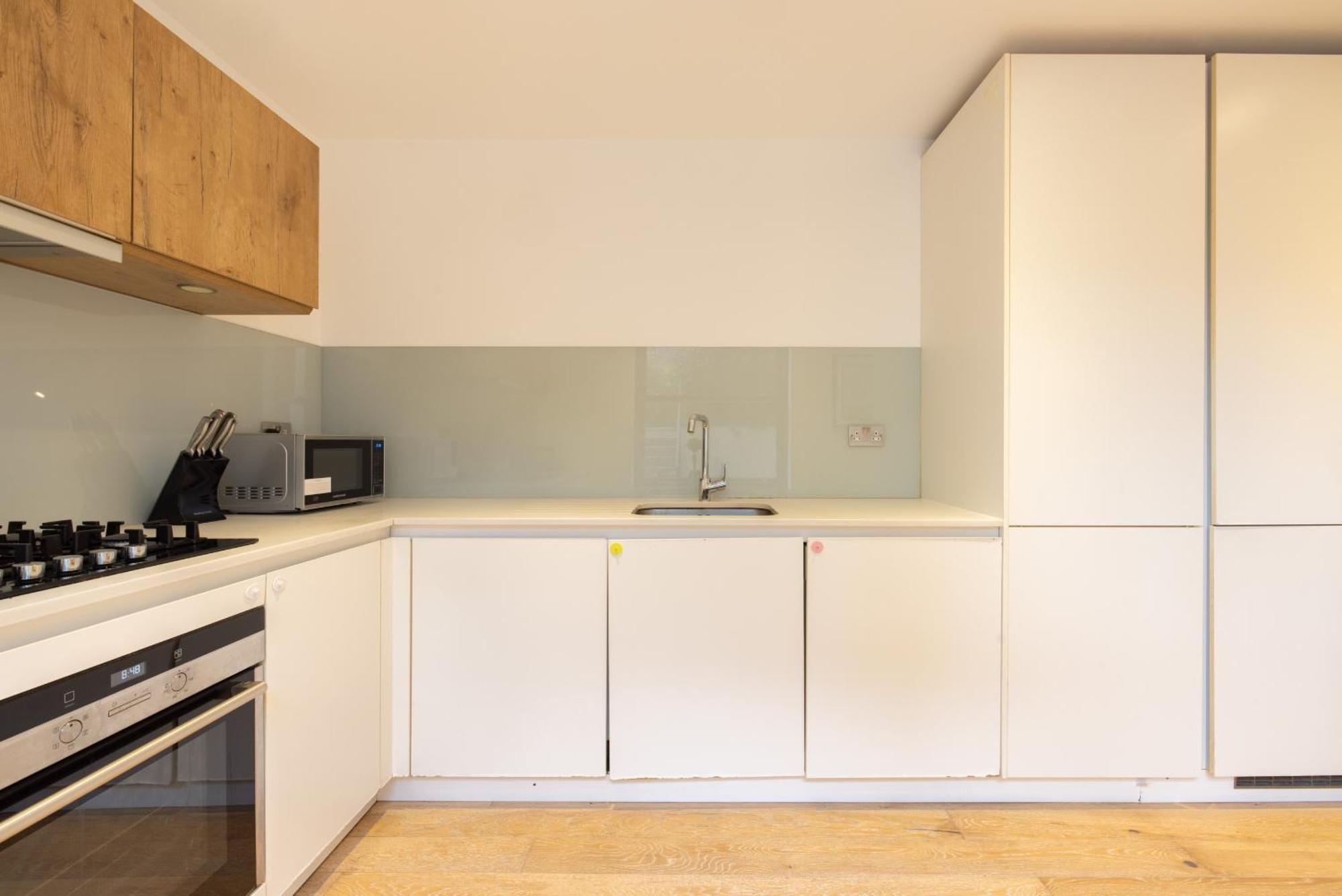 Modern, Spacious With Patio Apartment