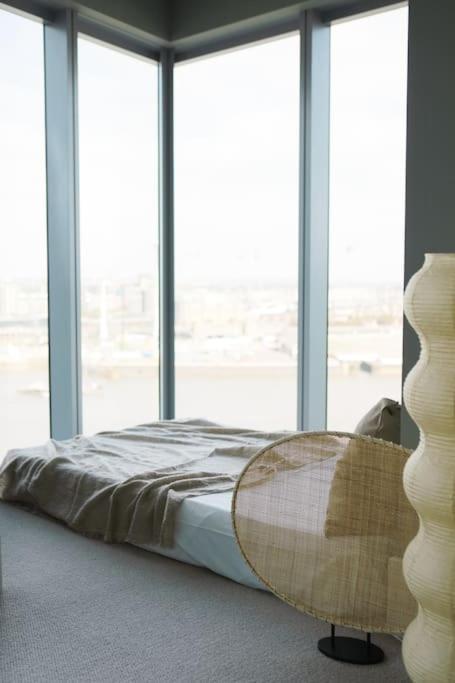 O2- Luxurious 3bd Flat With Stunning View Balcony *