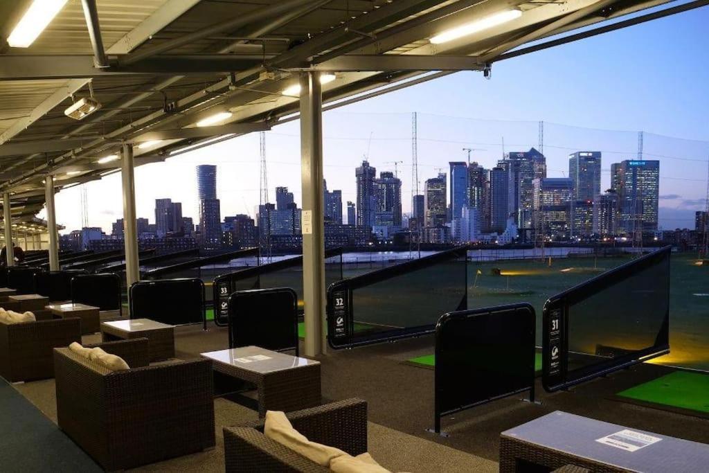 O2- Luxurious 3bd Flat With Stunning View Balcony Apartment