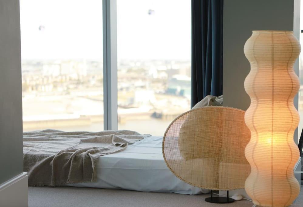 O2- Luxurious 3bd Flat With Stunning View Balcony Apartment