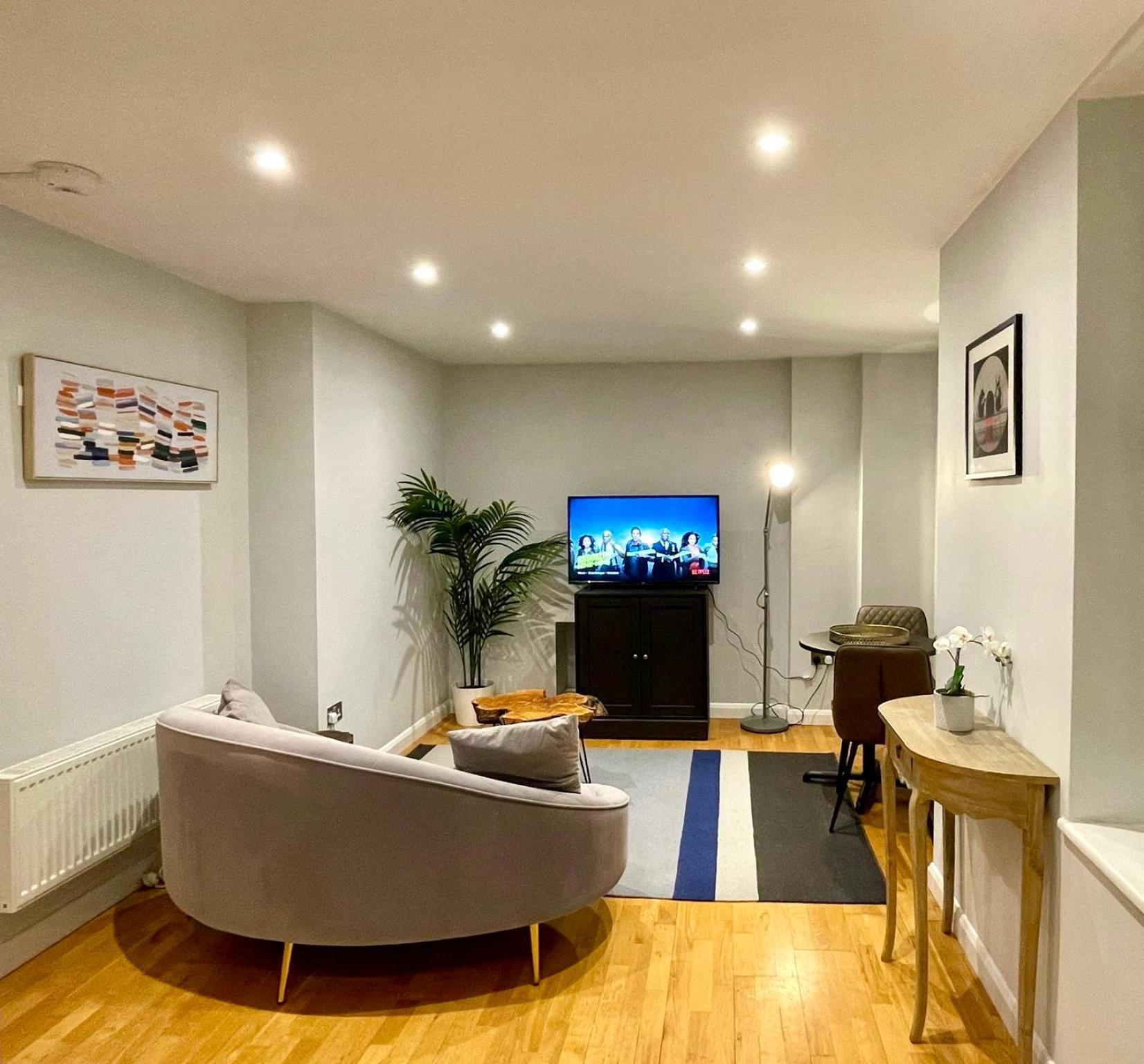 Stylish 1br, 15 Mins To Buckingham Palace, Apartment