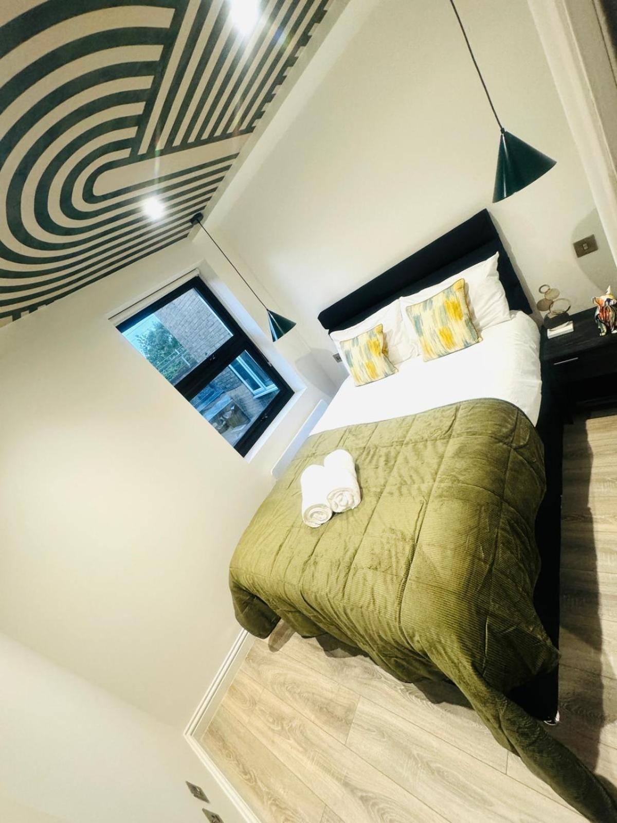 Apartment Luxury Flats, Location In Town *
