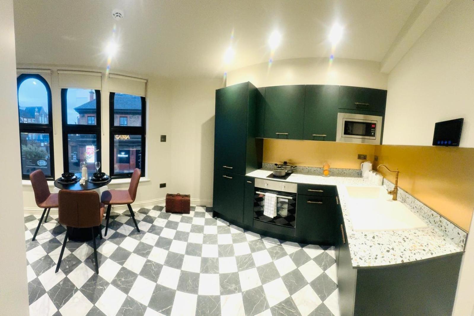 Luxury Flats, Location In Town * London