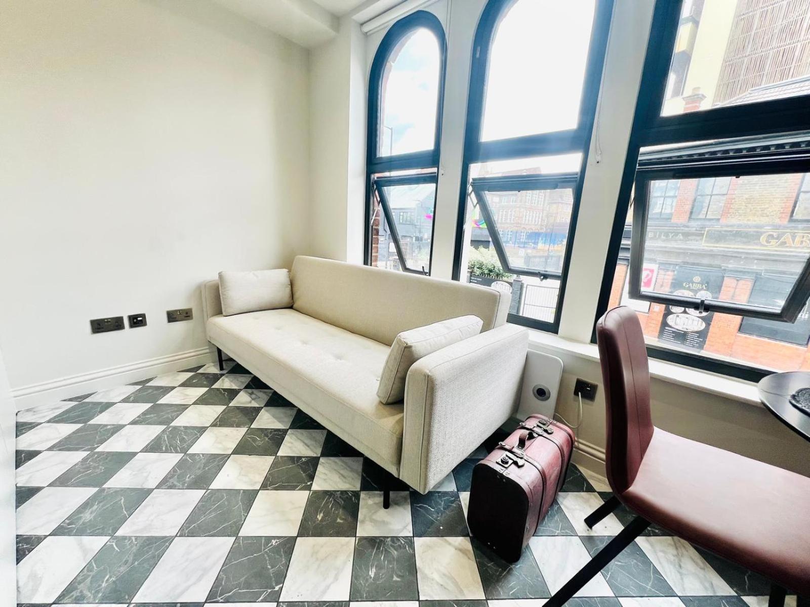 Luxury Flats, Location In Town Apartment