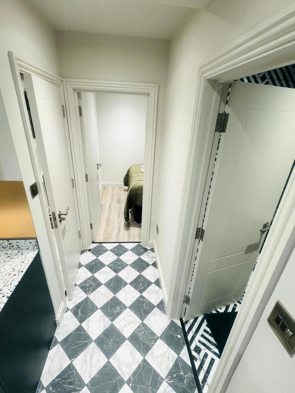 Luxury Flats, Location In Town