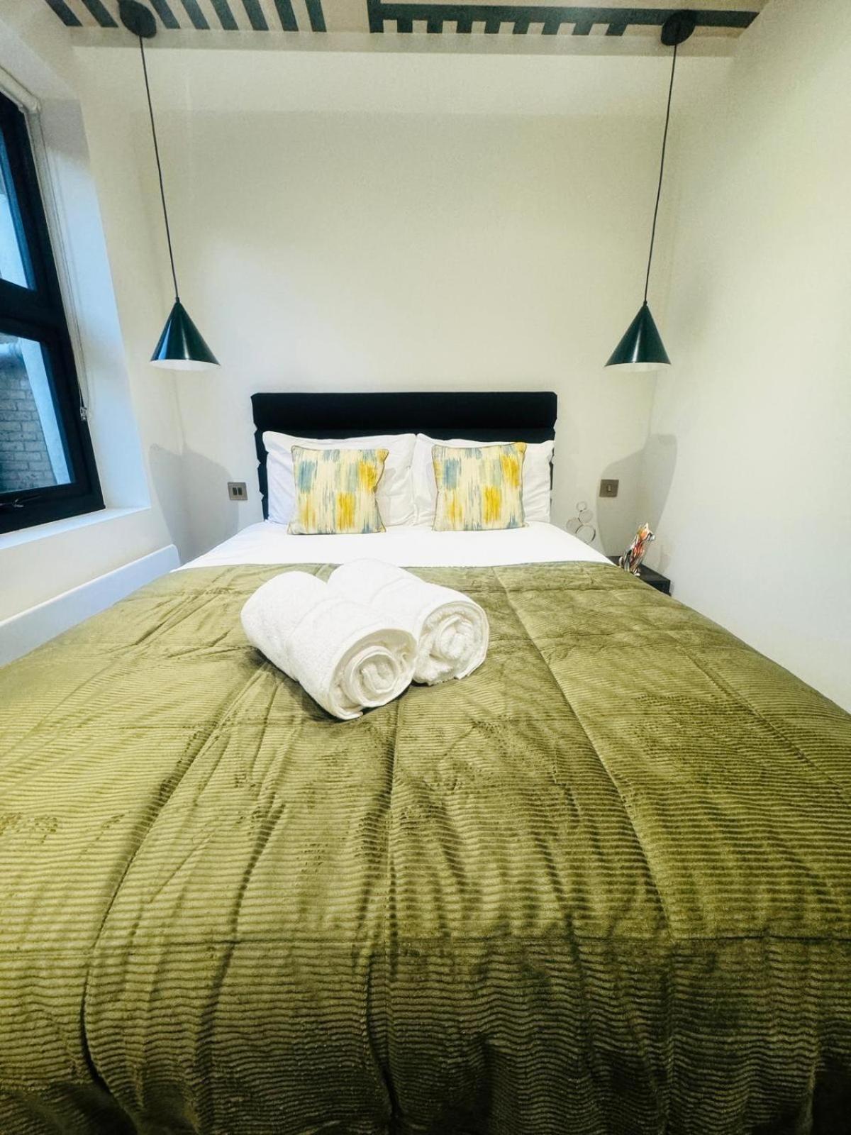 Apartment Luxury Flats, Location In Town *