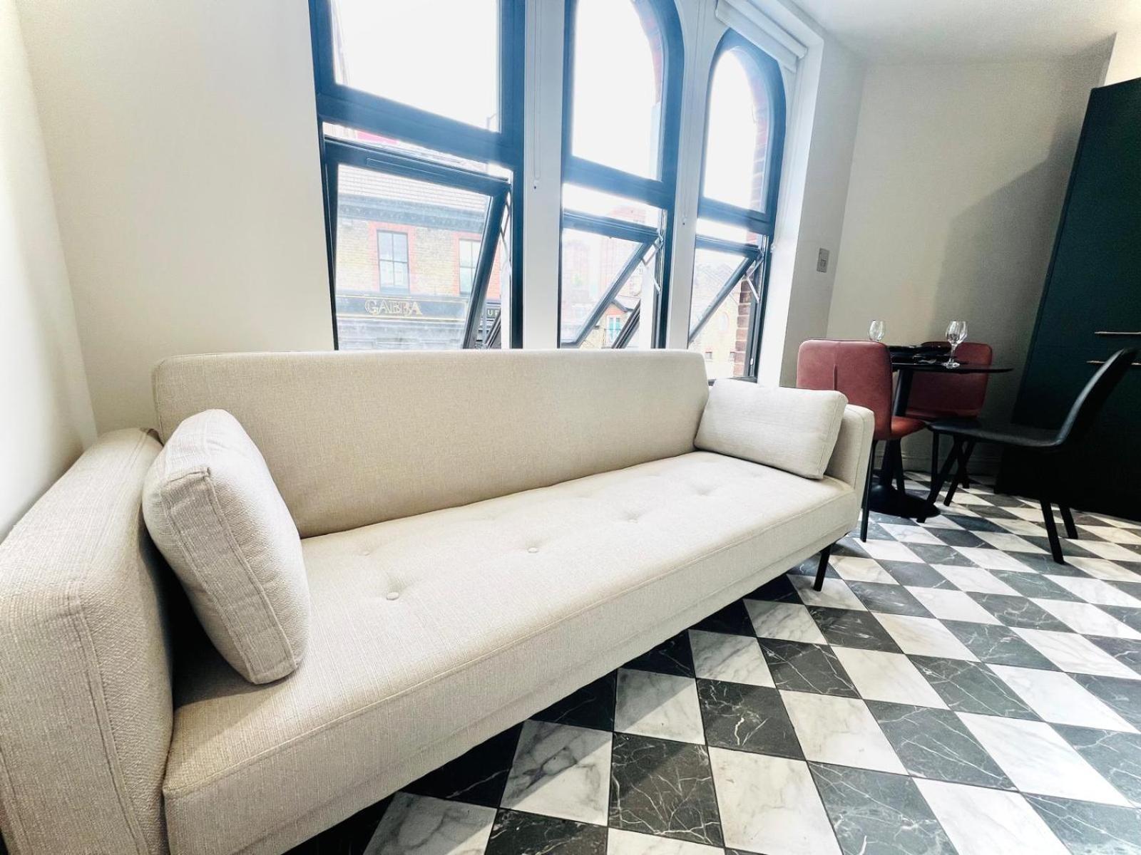 Luxury Flats, Location In Town Apartment London